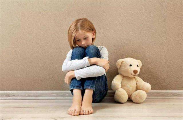 孩子性格孤僻,不善交流,家长该怎么补救?不妨试试这4个方法