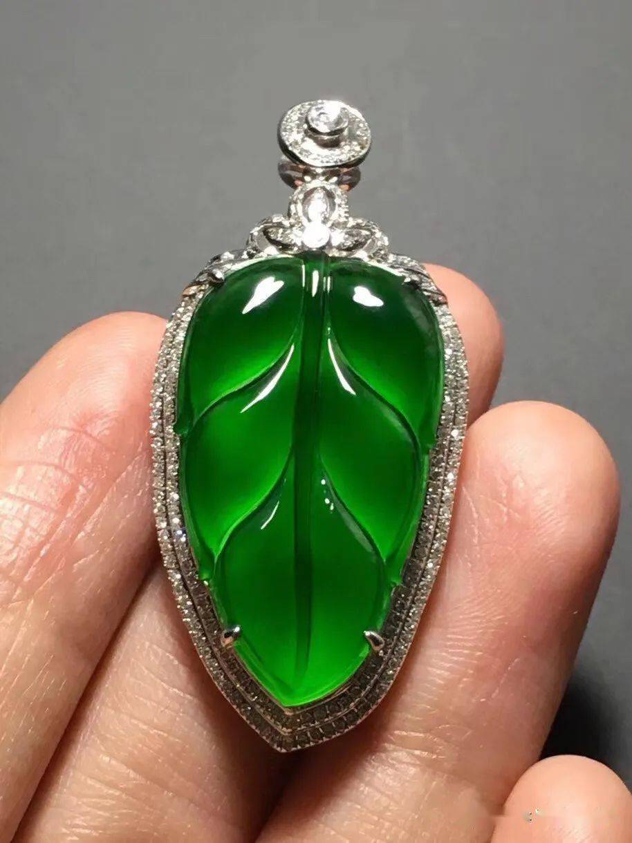 翡翠欣赏丨冰种正阳绿葫芦吊坠26300元