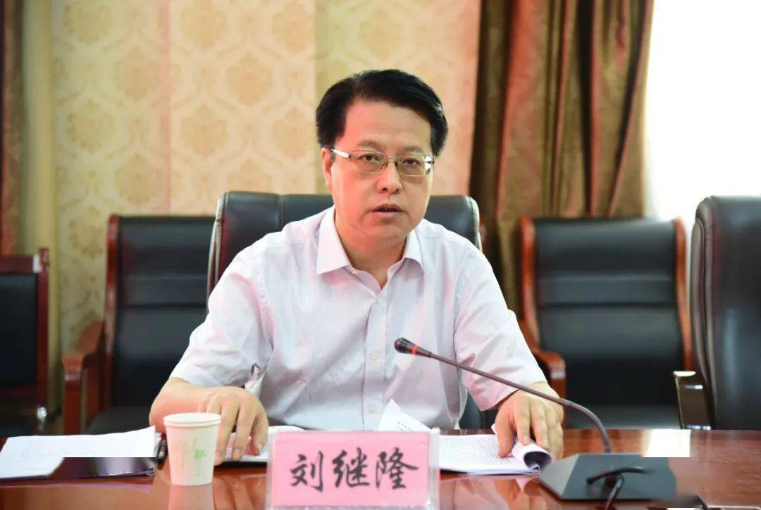 微石楼市委督查室督查我县学习贯彻中央省委政协工作会议精神情况