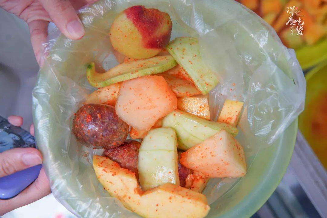 柳州酸摊研究报告柳州人夏天最酸的记忆就是这些腌酸摊