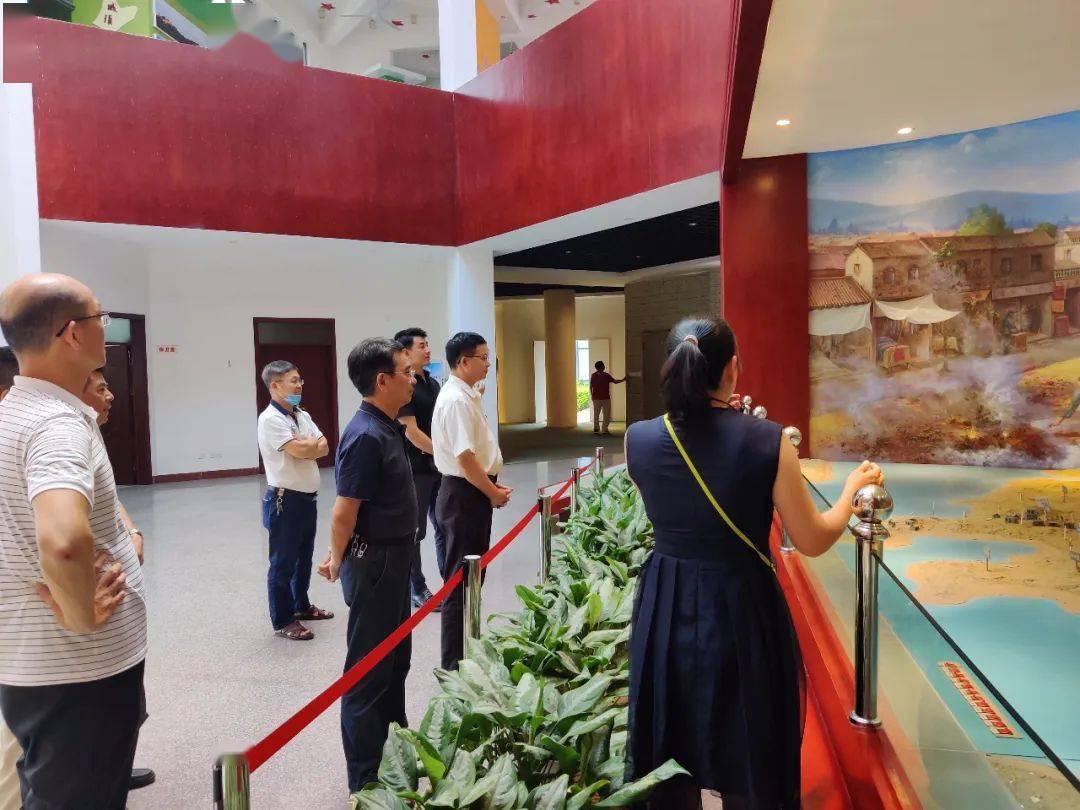 6月3日,调研组一行在惠安县政府副处级干部黄松友,县委史志室主任黄