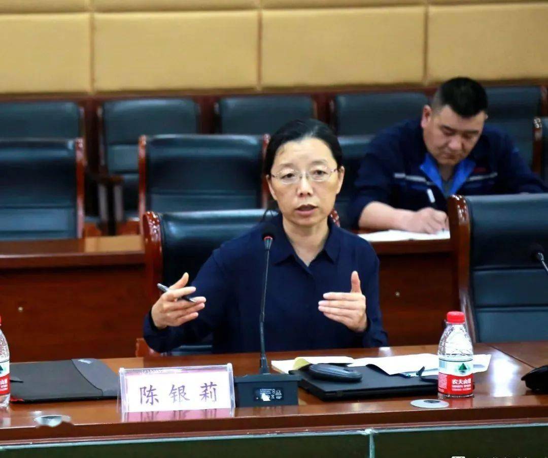 6月12日上午,北京科技大学教授,博士生导师孙彦辉和陈银莉来到裕华