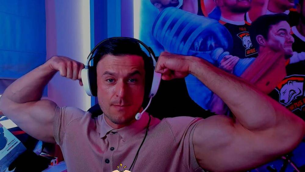 csgo传奇选手pasha虎牙首播茄子哥都来了跨平台教他wdnmd