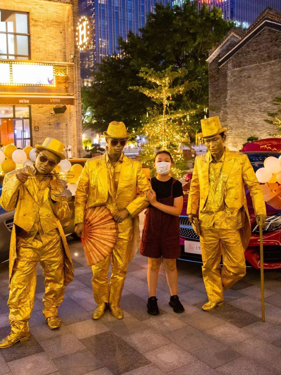 亚洲最大的夜店space将dj台直接搬到了现场