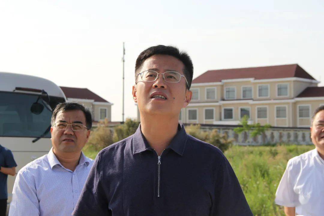 陈伟颂带队到莱州湾开展湾长制巡查工作