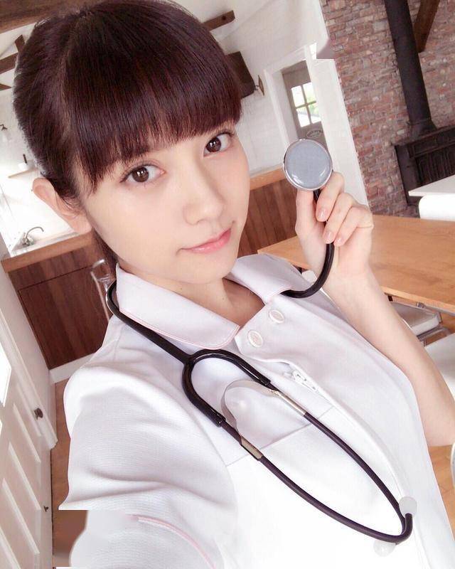 日本可爱小护士桃月なしこ:爱玩cosplay的萌妹子