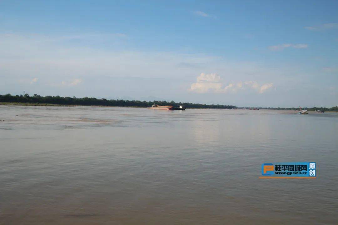 实拍桂平江上这艘遇险大船现在怎样了居然拍到