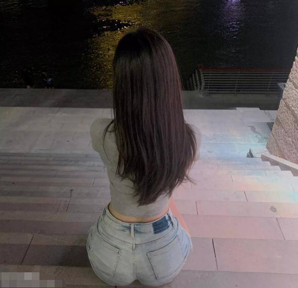 女主播私人小视频被泄露,本人回应无所谓,又不是陪土豪_小玉