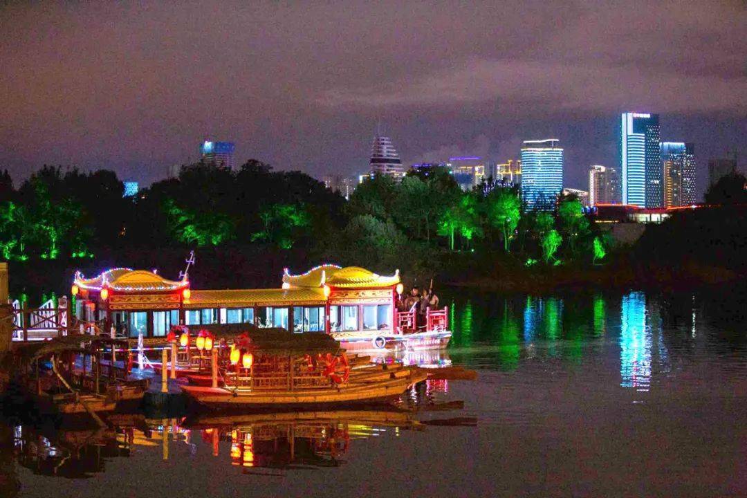 东夷小镇画舫夜游日照活动璀璨启动现场发放20万元定向消费券