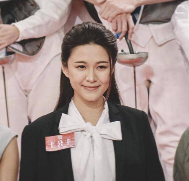 反转!江嘉敏穿球鞋现身疑似发福,与冯盈盈合体现身力破不和传闻