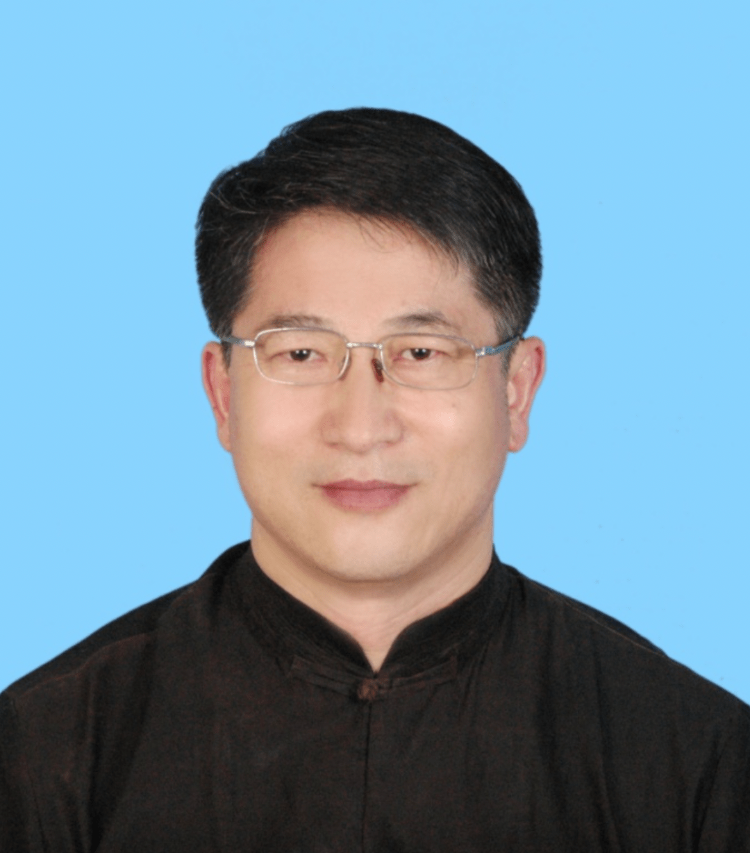 笔译课教学和探索,本人发现师生一齐动手动脑,对所选材料进行翻译实践