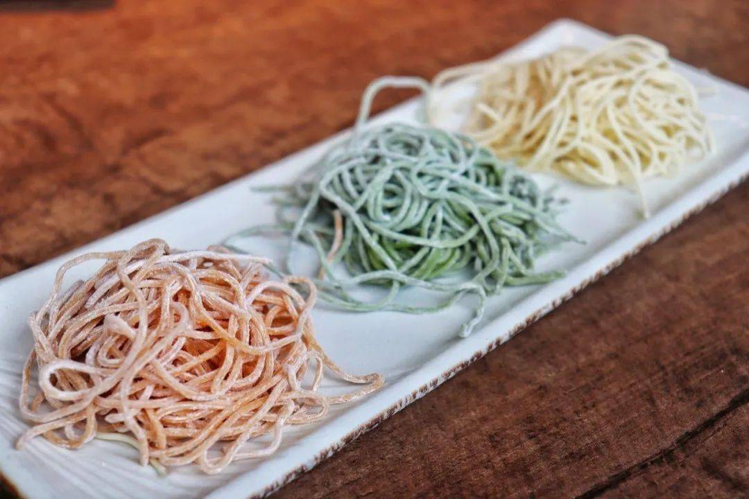 煮出来的面条十分劲道可口