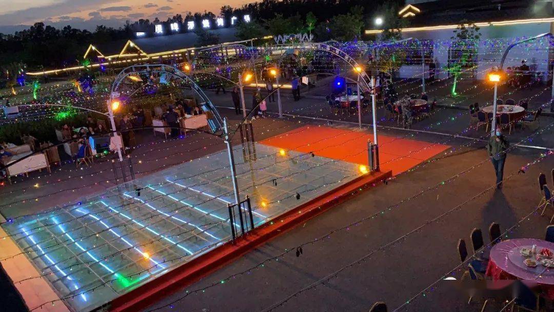 在宁静的田园中寻找一处闹市奇台县涨坝啤酒烧烤广场