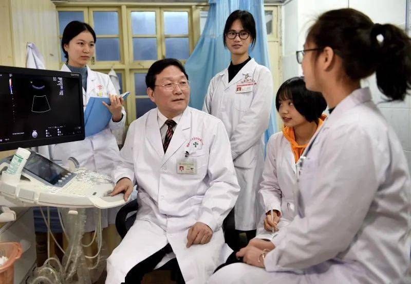 成果从事临床教学工作三十余年,专长于胎儿颅脑和心脏畸形早期诊断及
