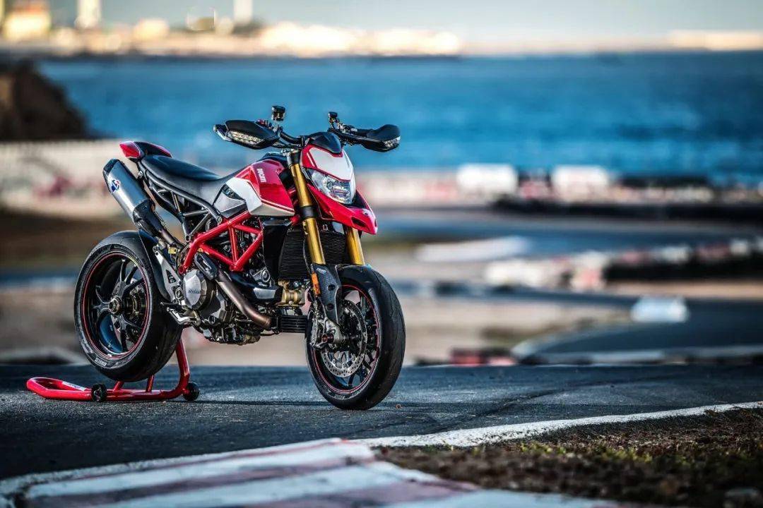 杜卡迪发布骇客hypermotard950rve版