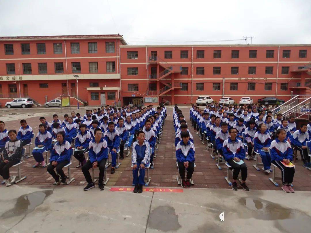 会宁太平中学17名教师162名学生受表彰