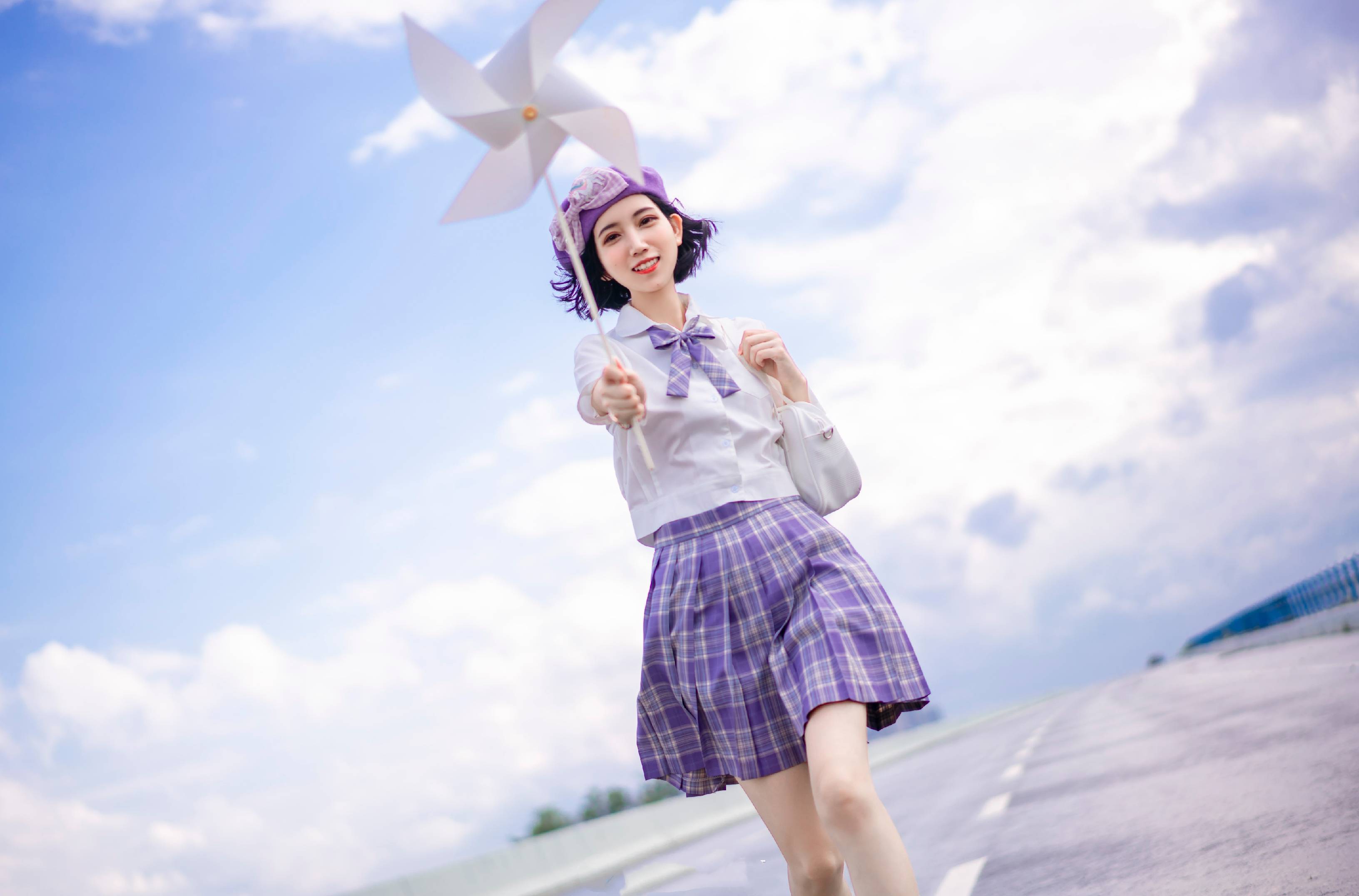 jk甜美少女!快来和她一起玩风车