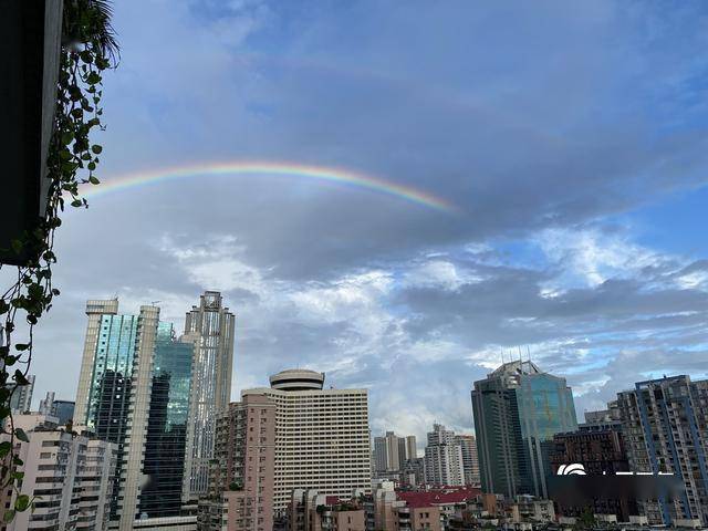 广东雨后出现双彩虹 刷屏朋友圈