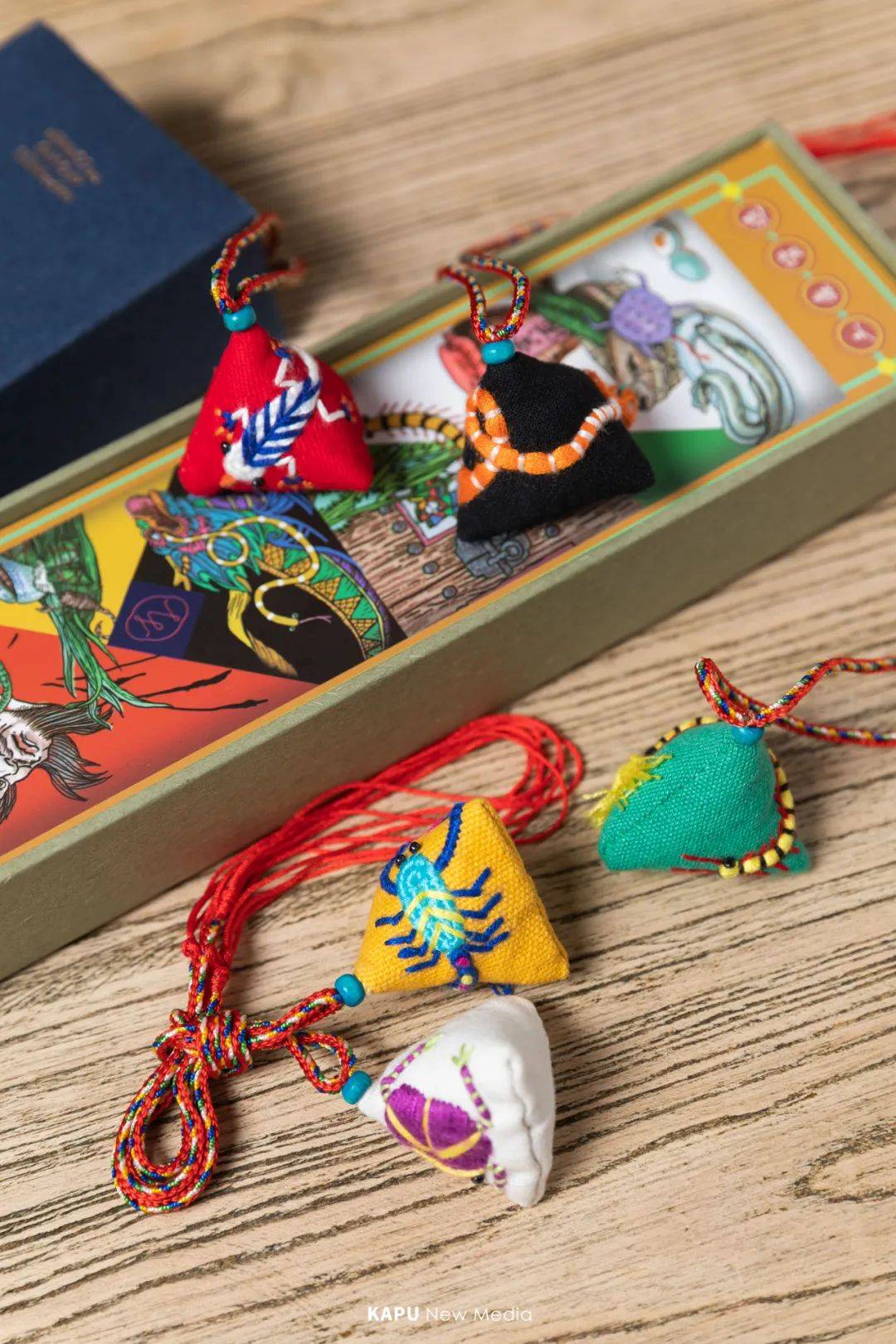 玩出新风潮,可莎蜜儿&方回春堂 跨界联名,这份独家祝福等你来接收