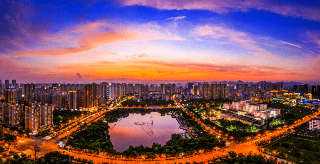 来宾晚霞也太美了吧