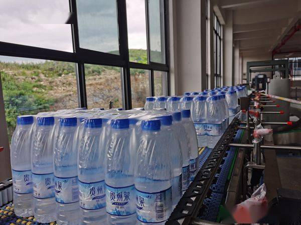 贵州泉:生产设备再升级 助力"黔水"出深山(组图)