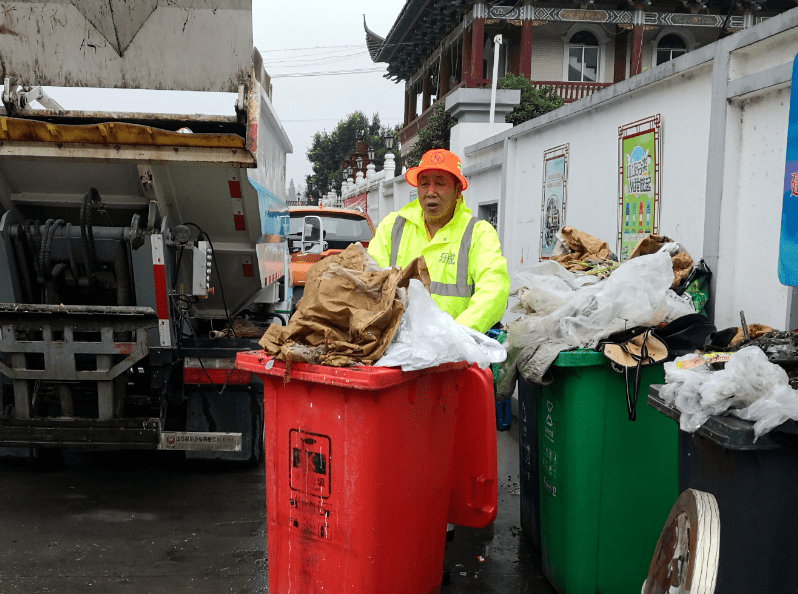 拧紧螺丝上紧发条乐清全力以赴做好国家卫生城市巩固工作