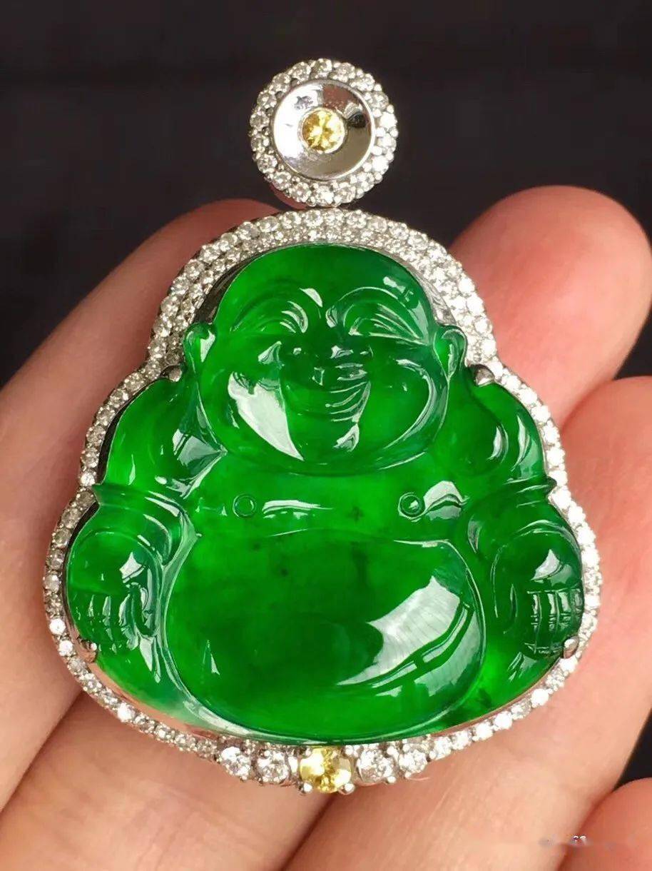 翡翠欣赏丨冰种正阳绿佛公吊坠五位数