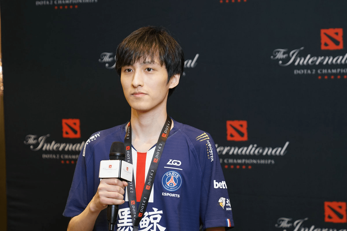 cdec.ame:打职业几年感觉头发变少了,天梯碰到演员一定要融入进去