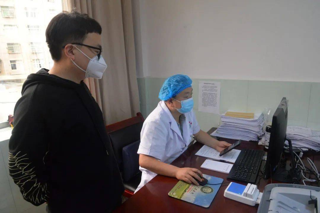 包含南寧市第一人民醫院跑腿掛號，省去晚上熬夜排隊的辛苦的詞條