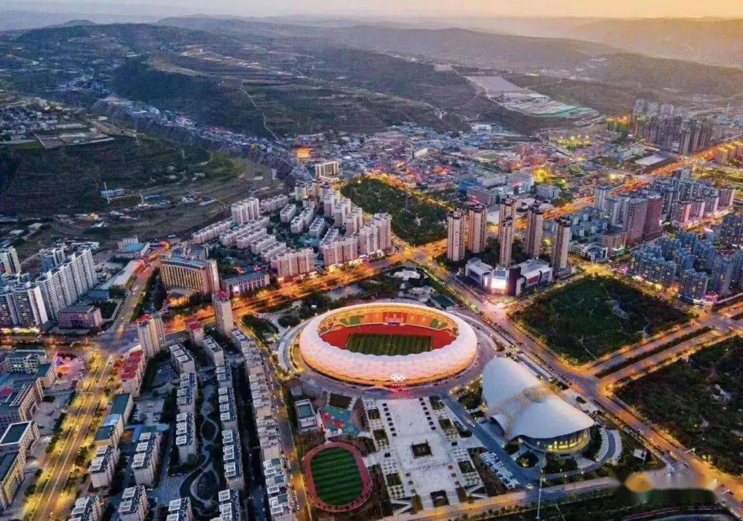 一场球赛定西新地标刷屏