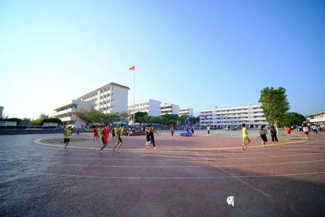桂平市石龙民族中学2020年高中招生开始啦!