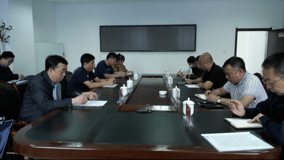 【只争朝夕 决战决胜脱贫攻坚】孙友才在大杨树镇主持召开脱贫攻坚