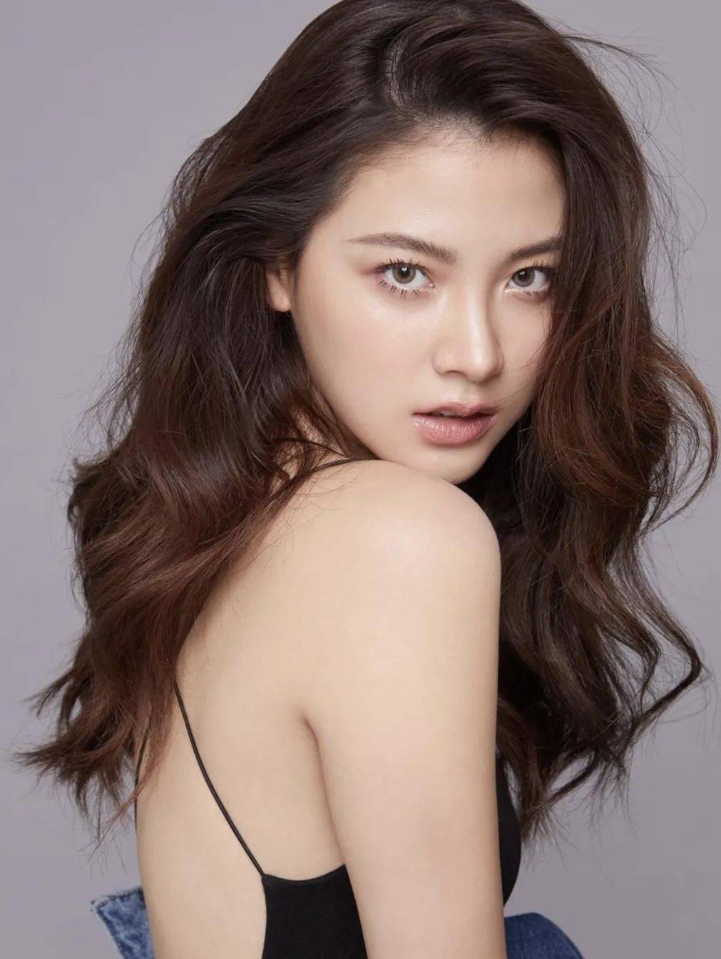 6岁小萝莉撞脸小水下一位泰国国民初恋预定