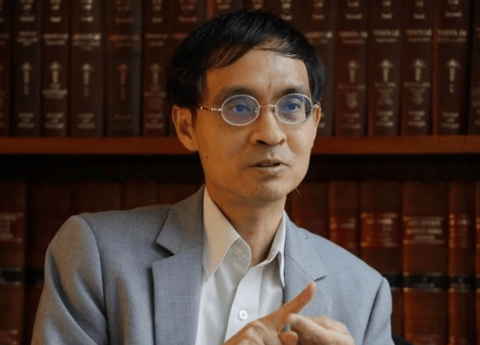 作者简介〕陈弘毅,香港大学法律学院郑陈兰如基金宪法学教授.