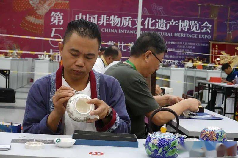 文化| 非遗银饰技艺传承人用"老手艺"辟扶贫新路