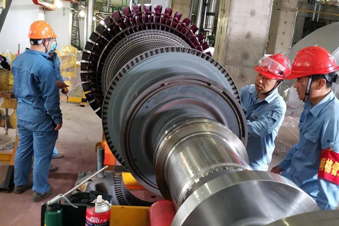 114汽轮机转子结垢清洗工作已结束,转子表面"pt"检测工作,转子测量