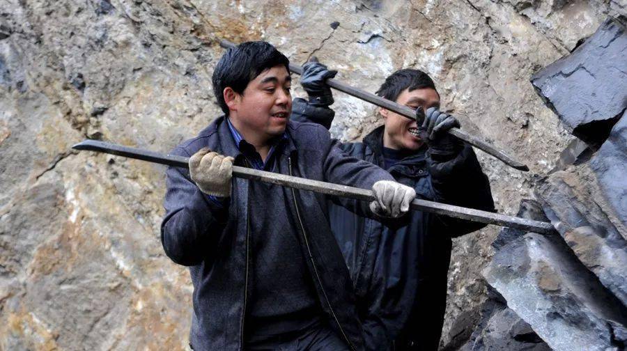 王光国,男,土家族,中共党员,1971年2月出生,湖北建始人,建始县龙坪乡