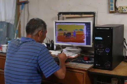 72岁大爷想当设计师把ps玩的贼溜很多专业设计师甘拜下风