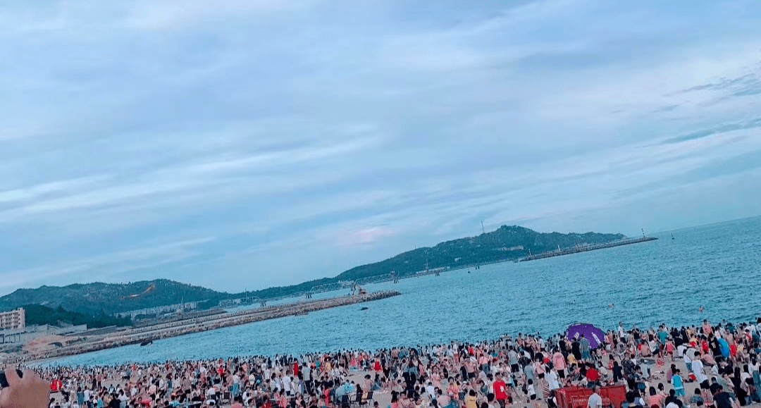 74停了龙舟赛 热了龙须浴 汕头海边到处都是人人人人车车车车!