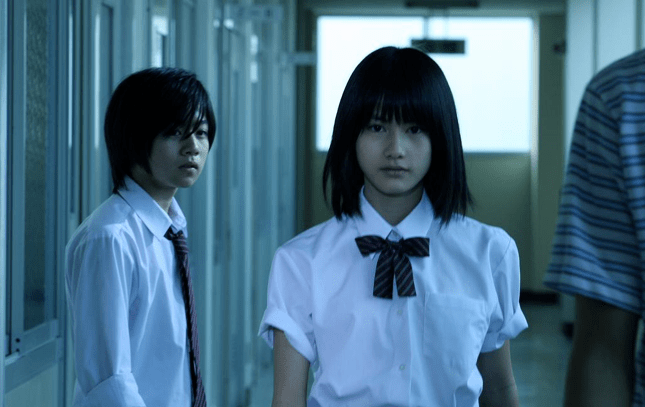 生前被两名11岁的凶杀绑架,折磨和杀害.