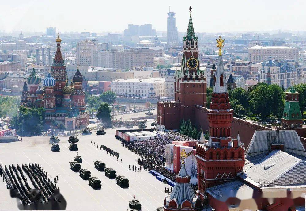 青年军参加红场胜利阅兵.