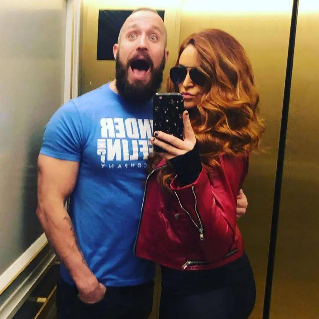 wwe超级巨星夫妻合影