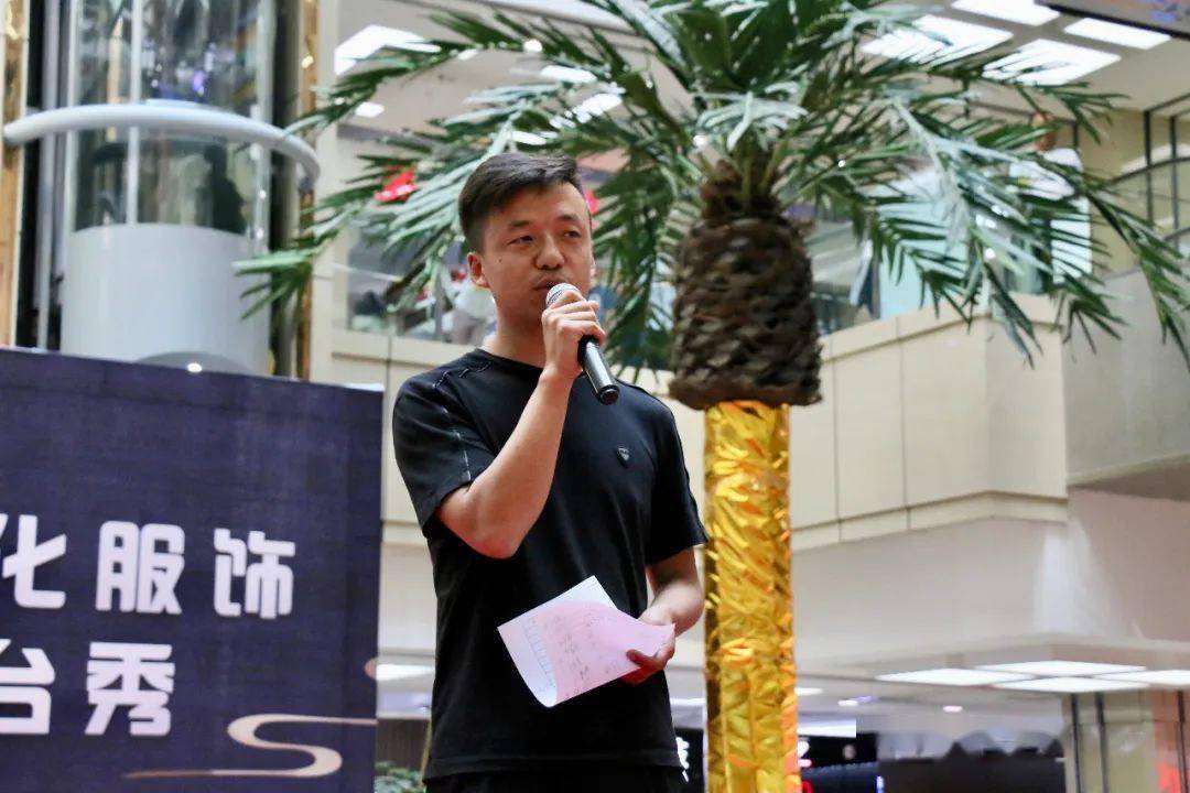 康乐县首届彩陶文化服饰艺术少儿大型t台秀圆满落幕