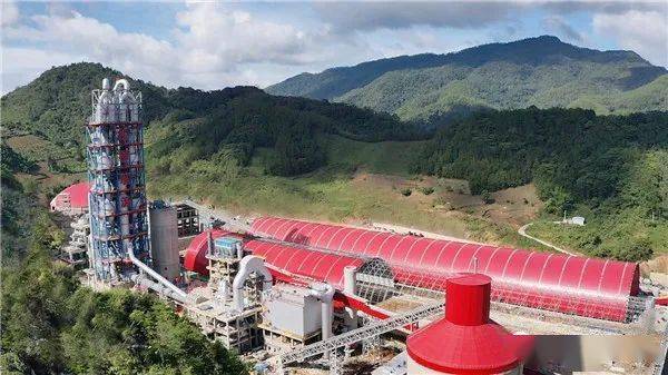 云南景谷红狮日产3000吨新型干法水泥生产线点火投产