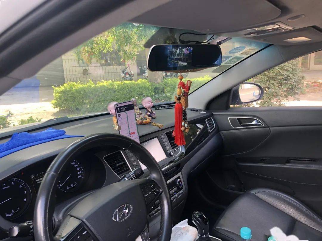 桥头多个司机端午节期间吃牛肉干这东西你车上可能也有