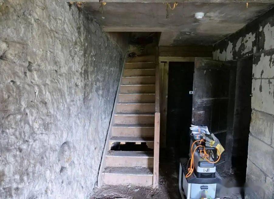 他把巴斯的一个地下室改造的如此成功改好之后简直太清爽了