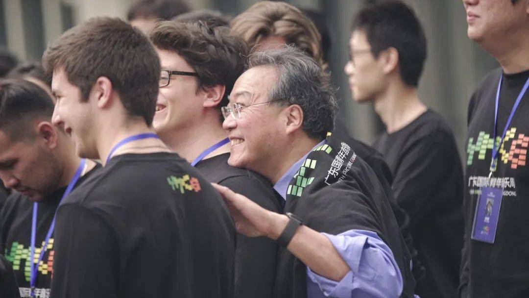 凤凰卫视名人面对面专访上马友友提出问题比得到答案更重要