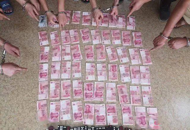 宾馆开房赌钱7名赌鬼被抓现场缴获赌资5万余元