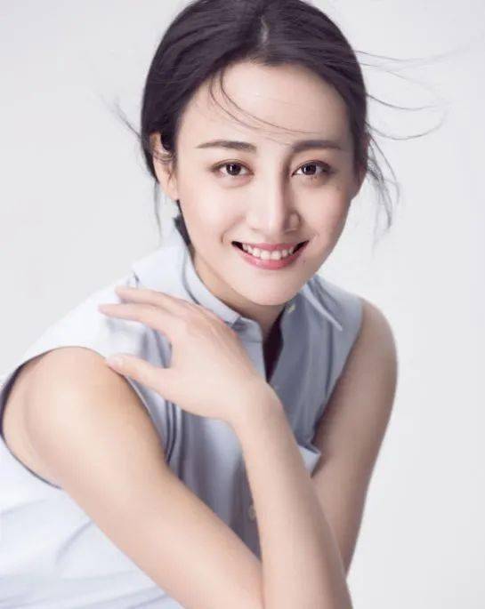 一曲琵琶梦大唐城墙君还捕捉了一位弹琵琶的宝藏姐姐