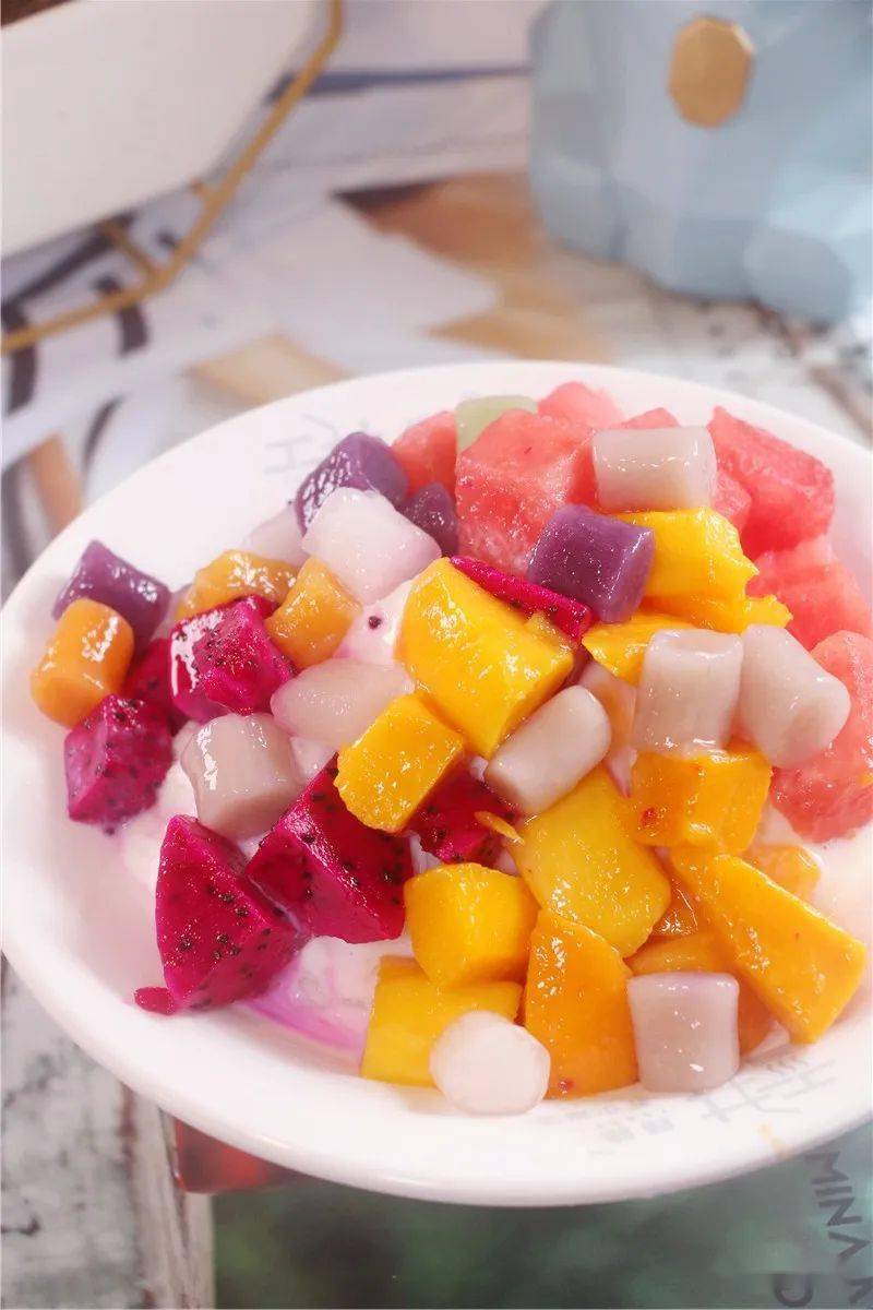 又开一家新店少女系甜汤创意水果冰消费多少送多少为女生准备好了